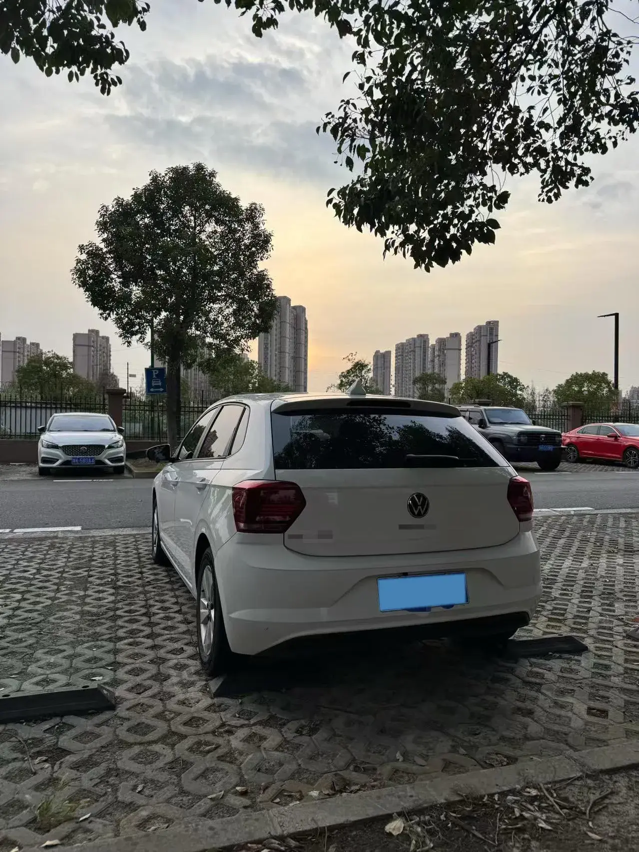 2023 VOLKSWAGEN POLO thumbnail 4