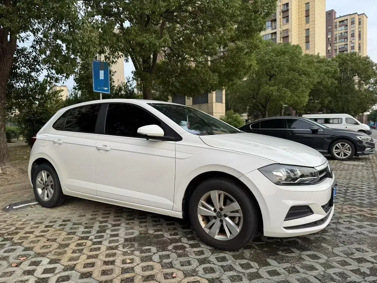 2023 VOLKSWAGEN POLO thumbnail 3