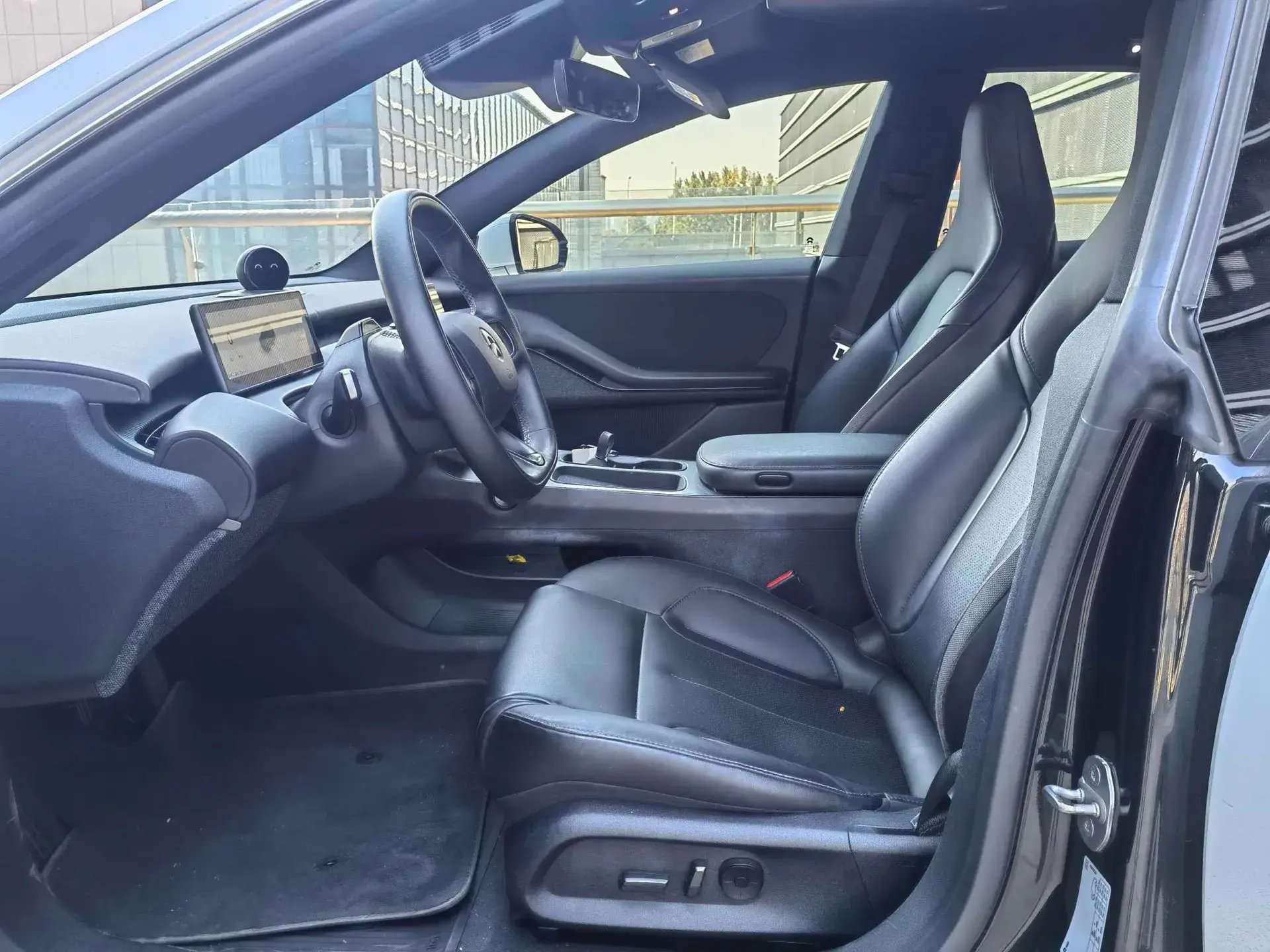 2023 NIO ET5T thumbnail 4