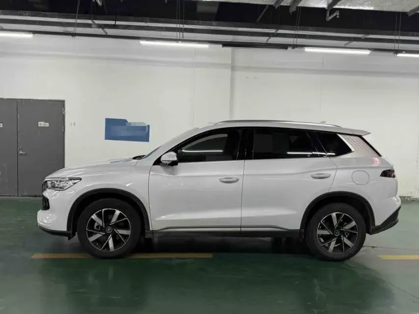 2024 BYD SONG thumbnail 3