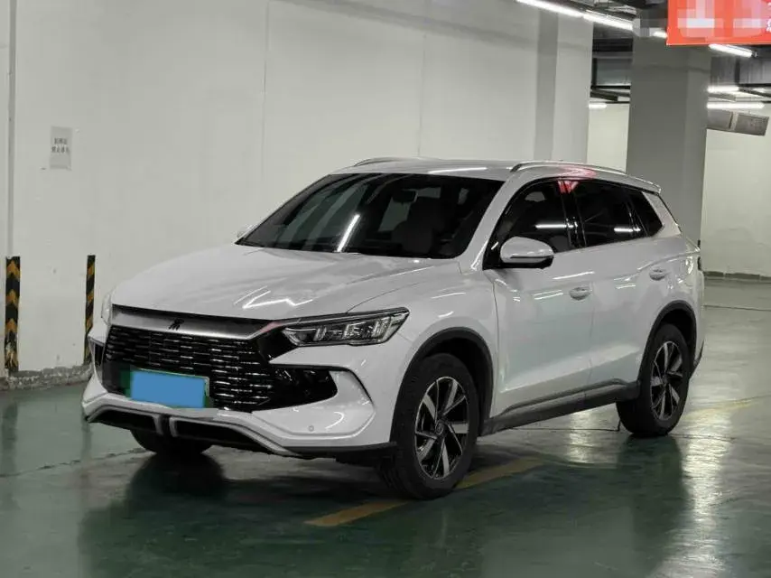 2024 BYD SONG view 1