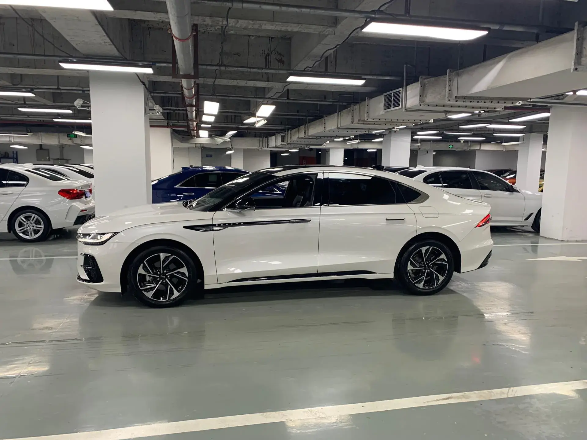 2022 LINCOLN Z thumbnail 4