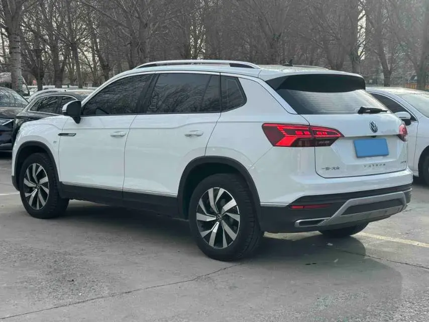 2022 VOLKSWAGEN TAYRON thumbnail 4