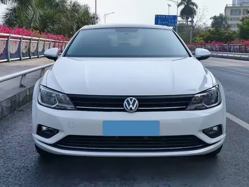 2018 VOLKSWAGEN LAMANDO thumbnail 2