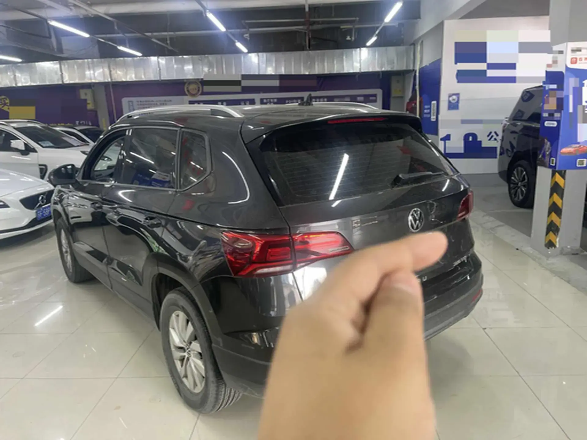 2021 VOLKSWAGEN THARU thumbnail 4