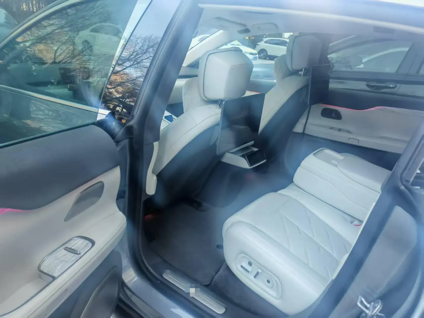 2024 NIO ET7 thumbnail 3