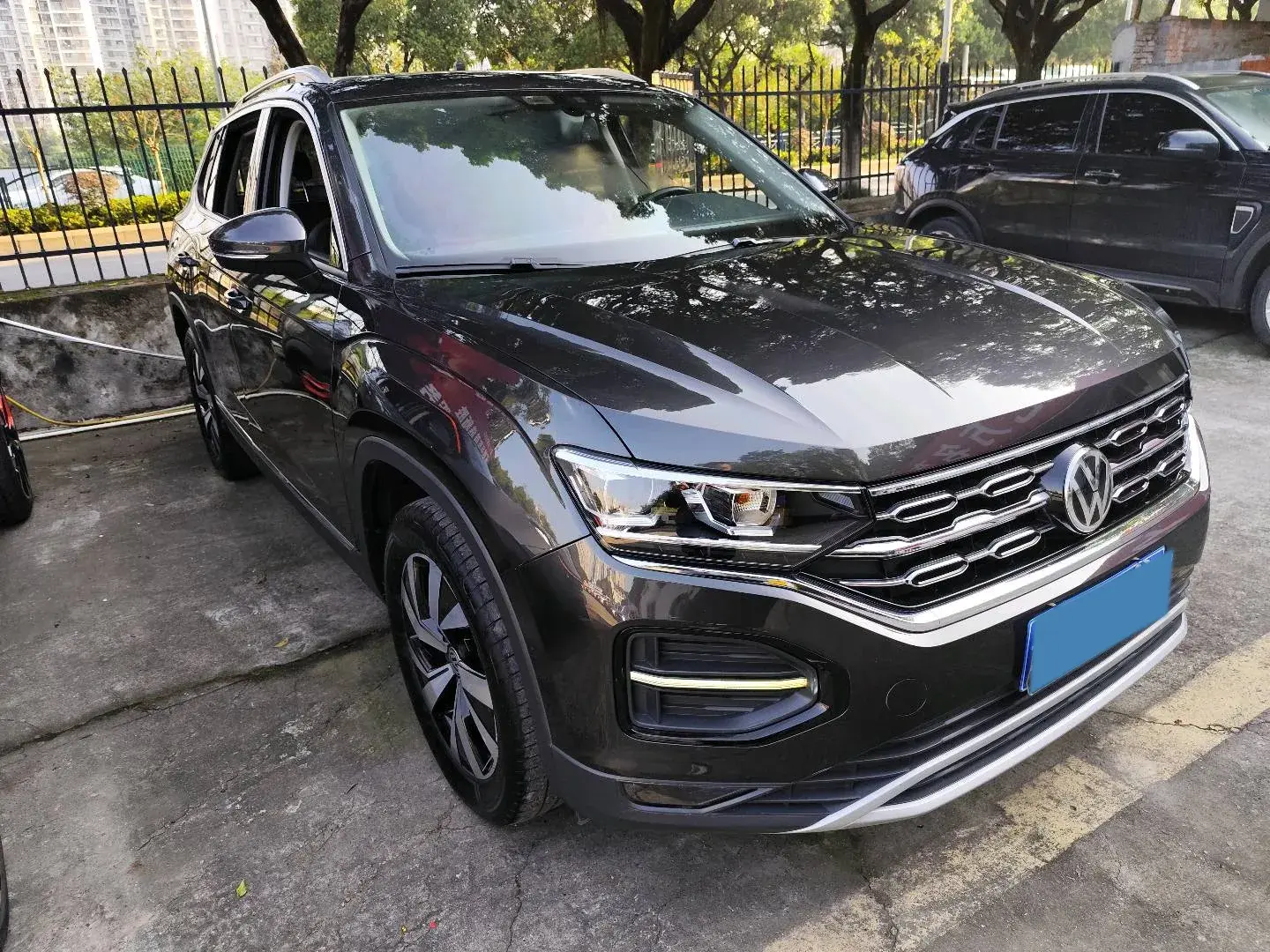 2019 VOLKSWAGEN TAYRON thumbnail 3