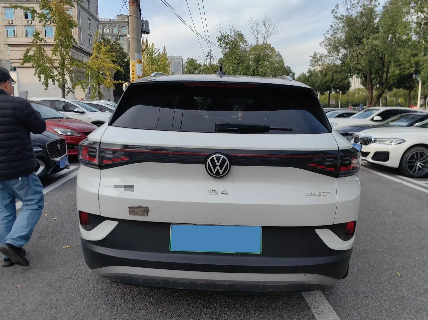 2021 VOLKSWAGEN ID.4 thumbnail 3