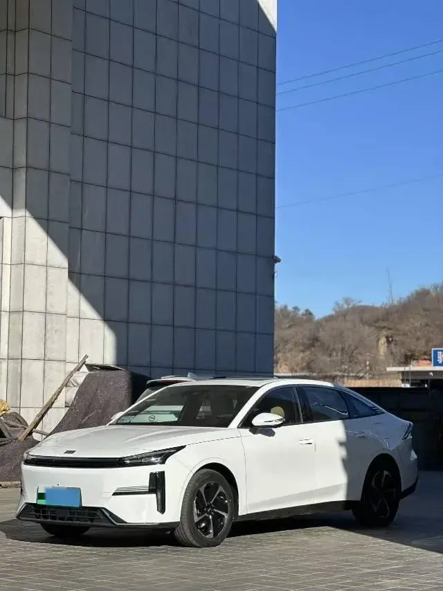 2024 GEELY GALAXY view 1
