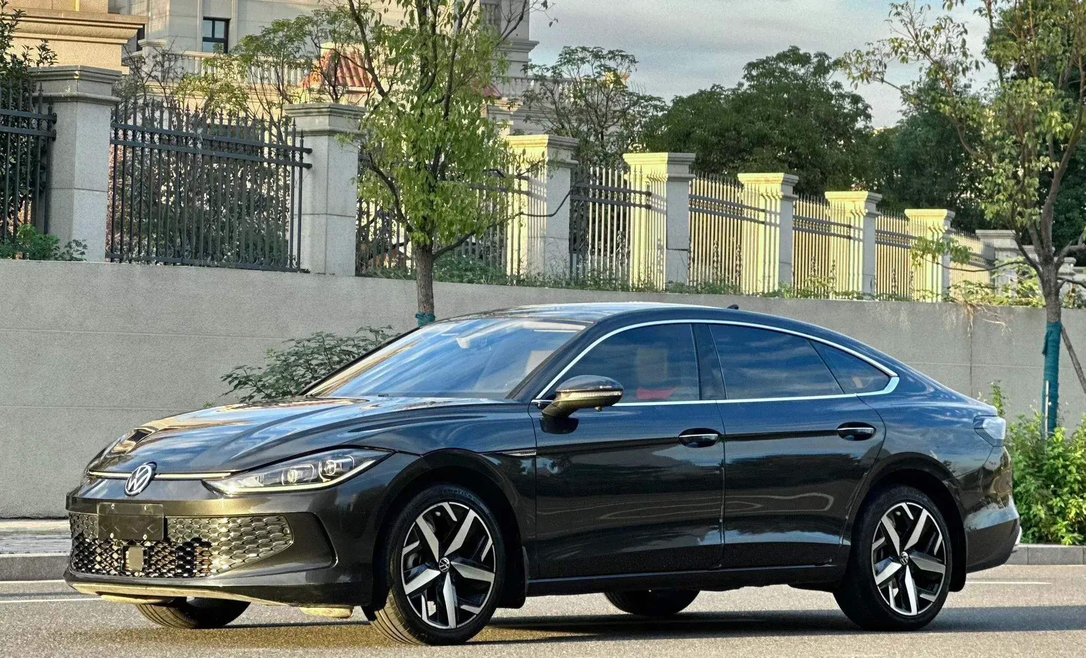 2023 VOLKSWAGEN LAMANDO view 1