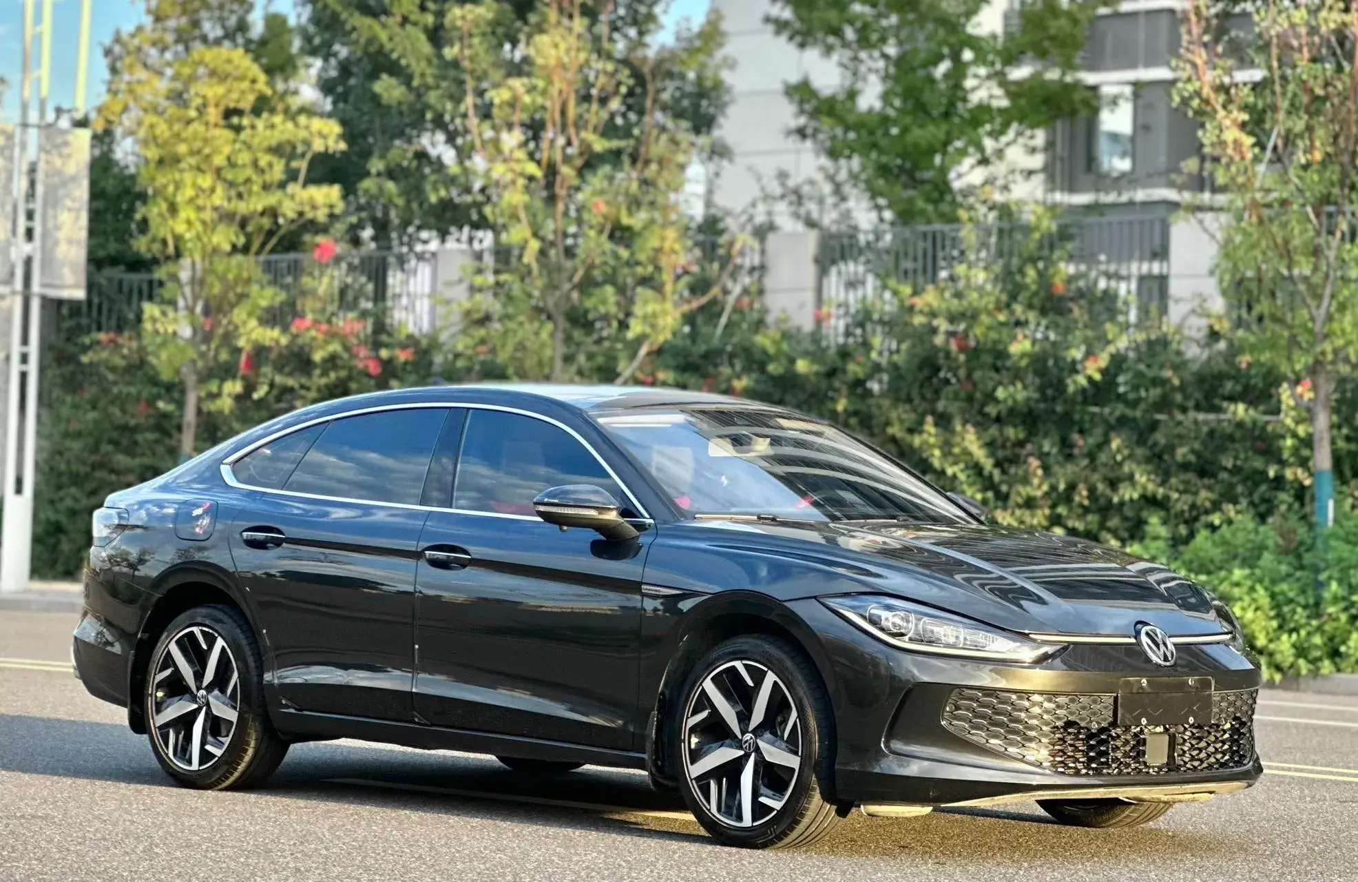 2023 VOLKSWAGEN LAMANDO thumbnail 3