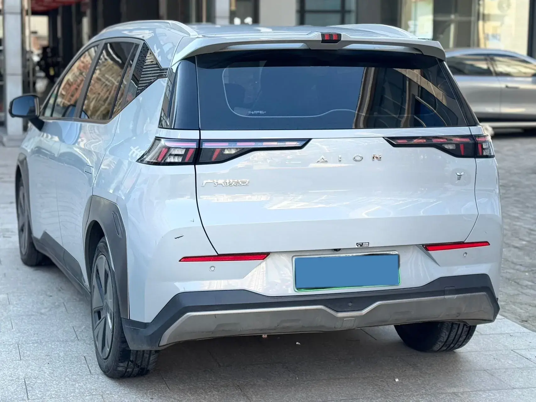 2022 AION Y thumbnail 3