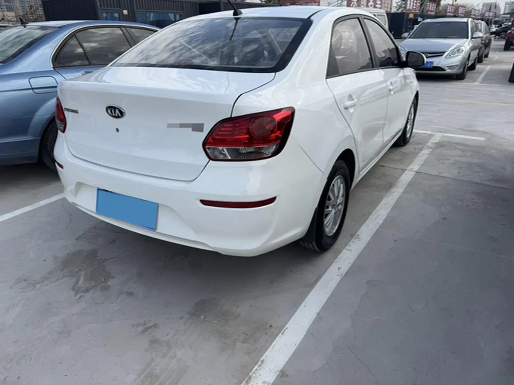 2020 KIA PEGAS thumbnail 4