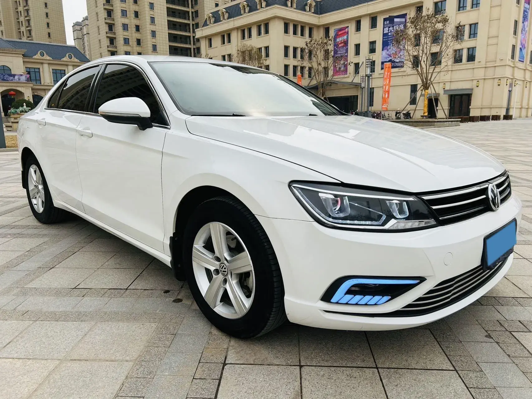 2018 VOLKSWAGEN LAMANDO thumbnail 3