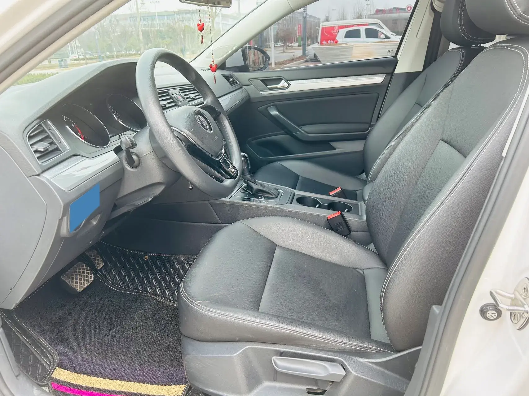 2018 VOLKSWAGEN LAMANDO thumbnail 4