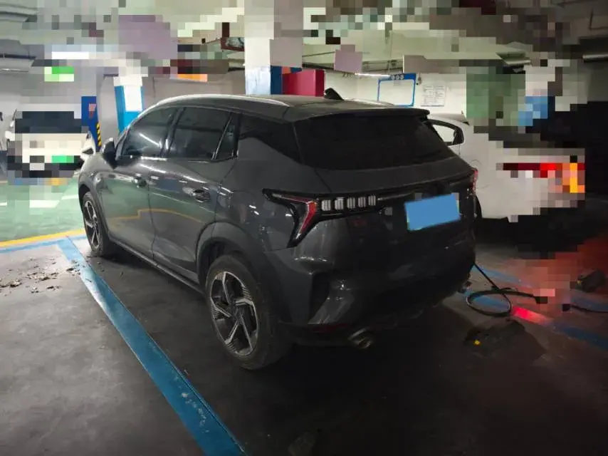 2022 LYNK&CO 06 thumbnail 4