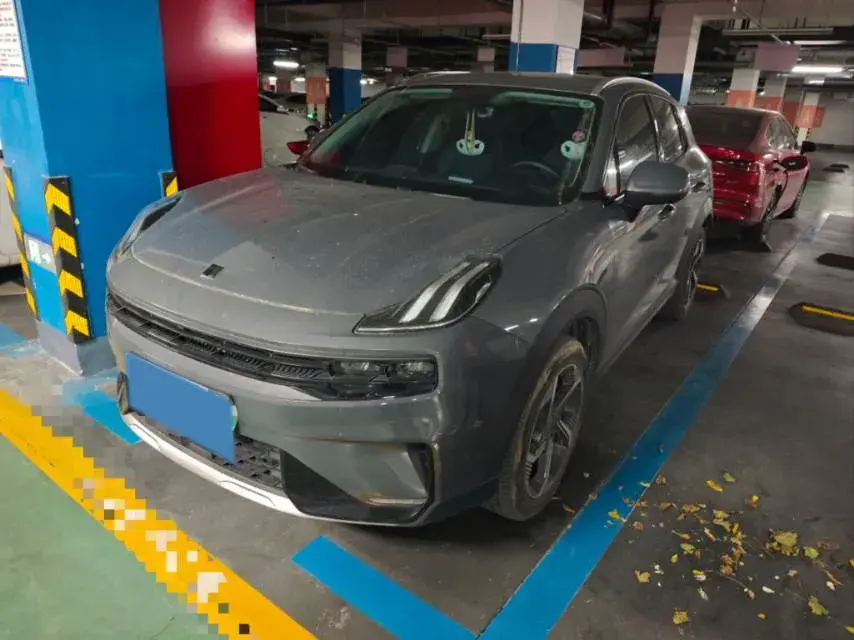 2022 LYNK&CO 06 view 1