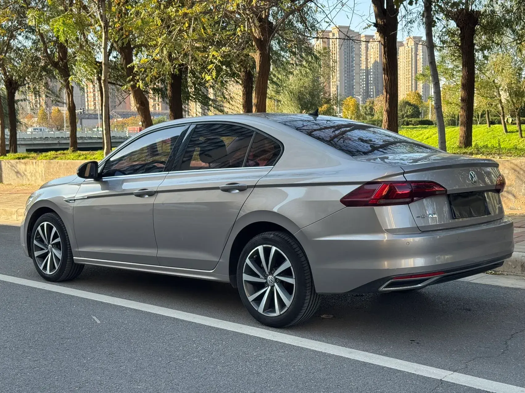 2019 VOLKSWAGEN BORA thumbnail 4