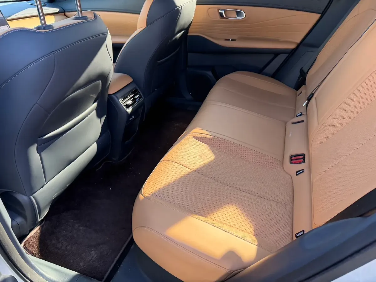 2025 Geely Galaxy Starship 7 1.5L 112HP L4 1DHT PHEV 8.5KWH,autocango,china used car exporter,china ev exporter,chinese used car exporter,chinese used ev exporter