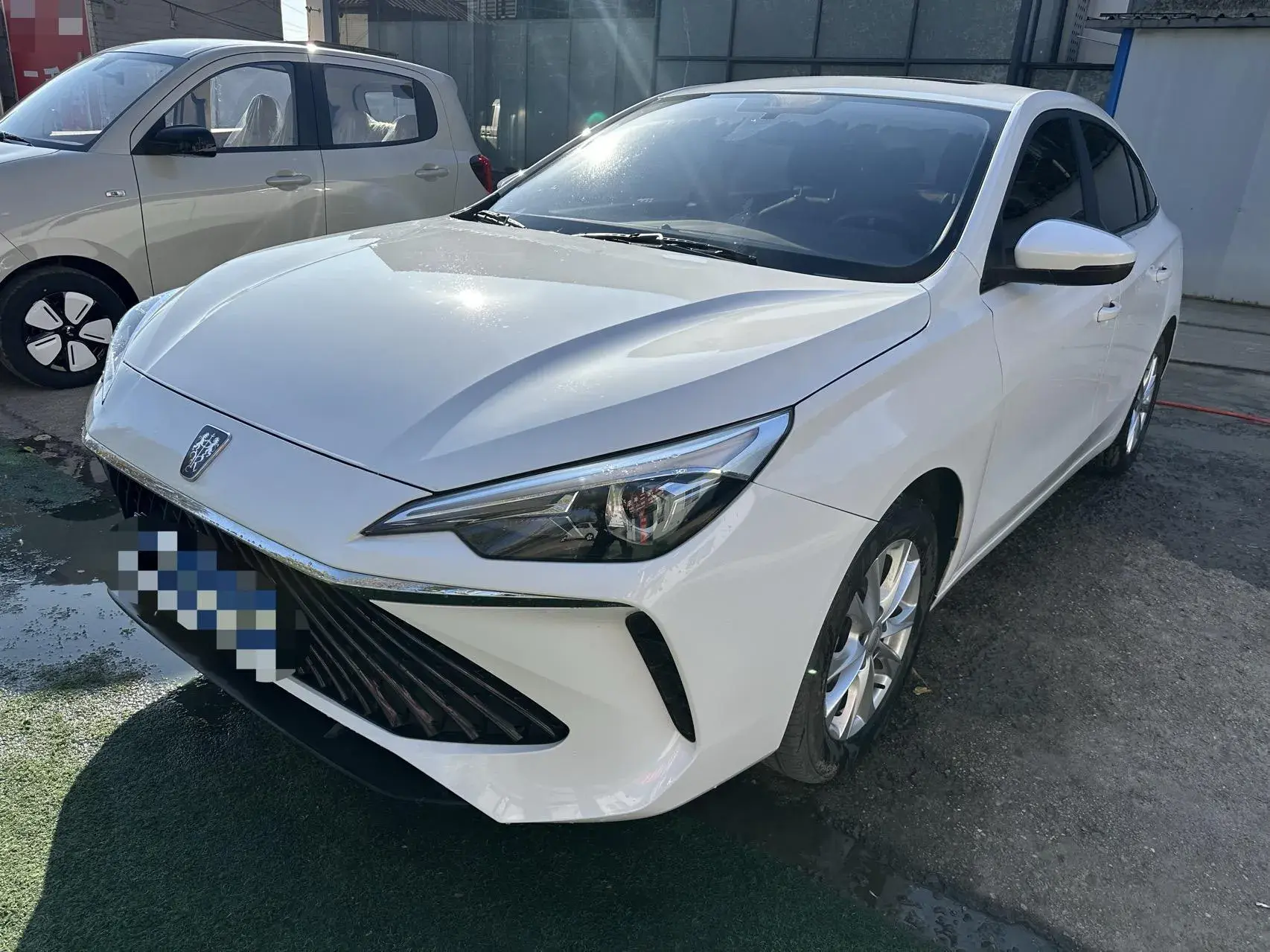 2024 ROEWE I5 view 1