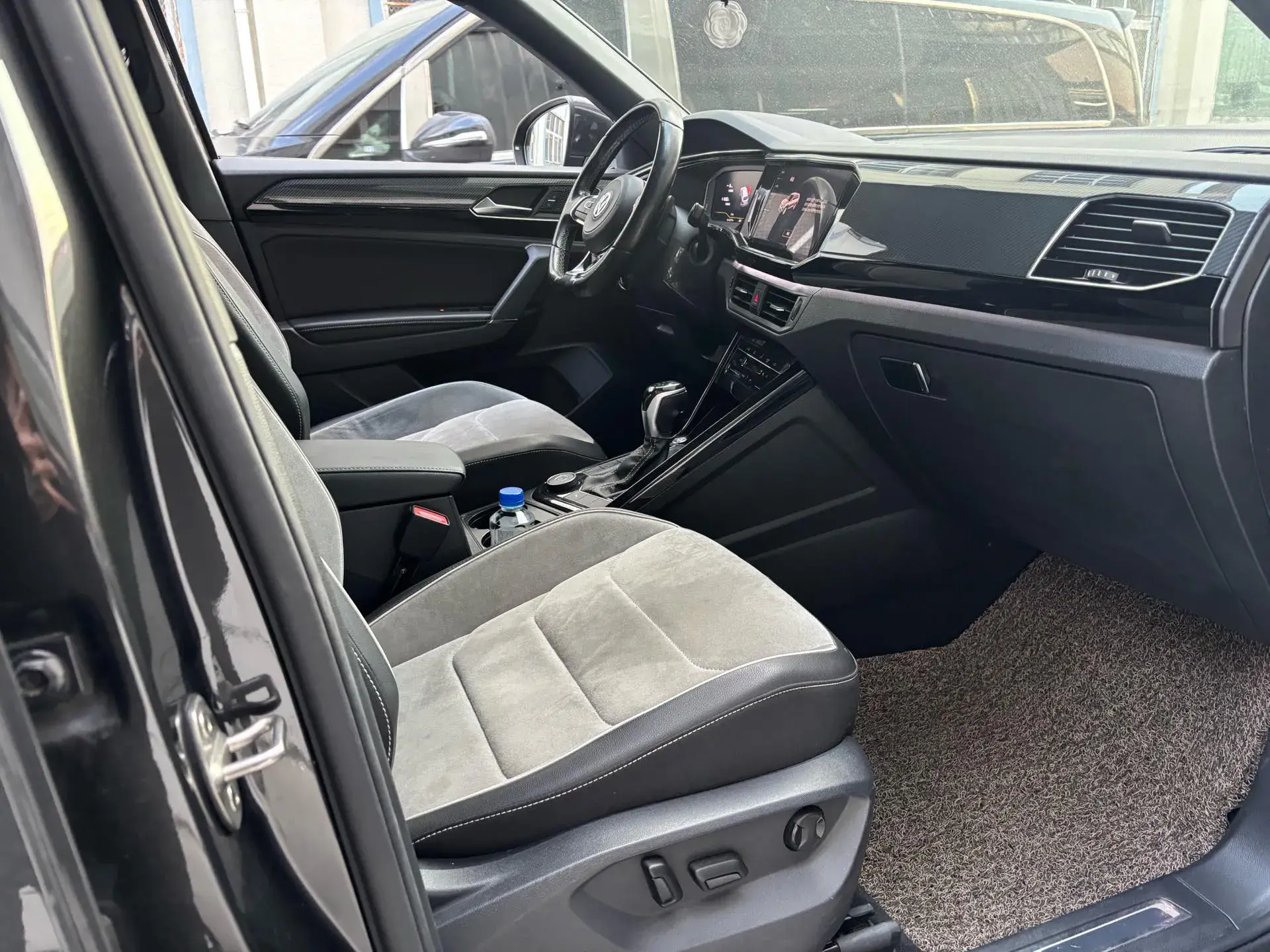 2019 VOLKSWAGEN TAYRON thumbnail 4