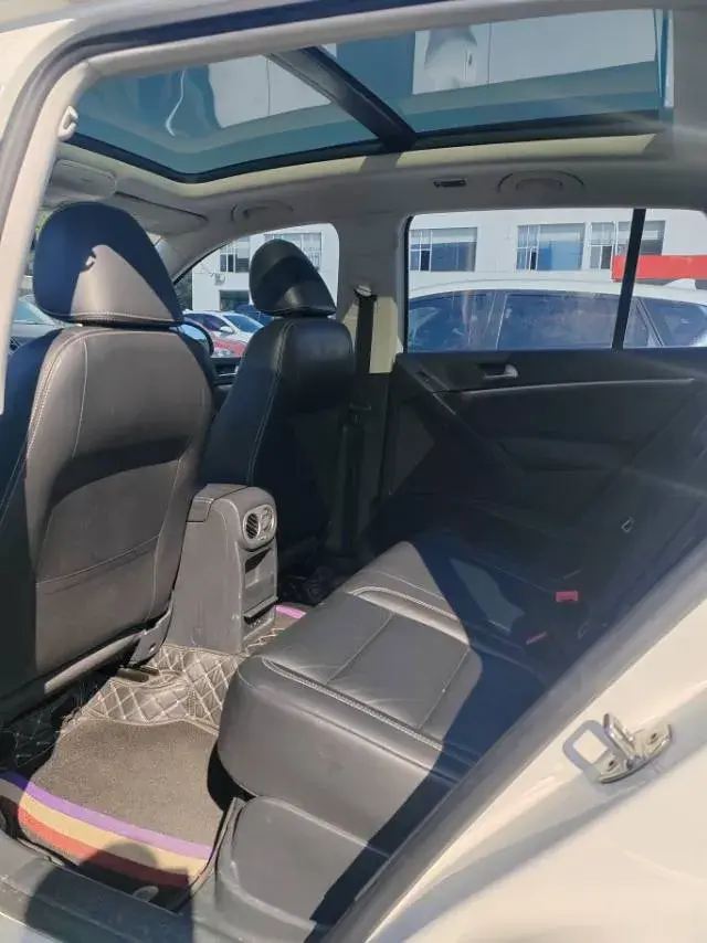 2016 VOLKSWAGEN TIGUAN thumbnail 4