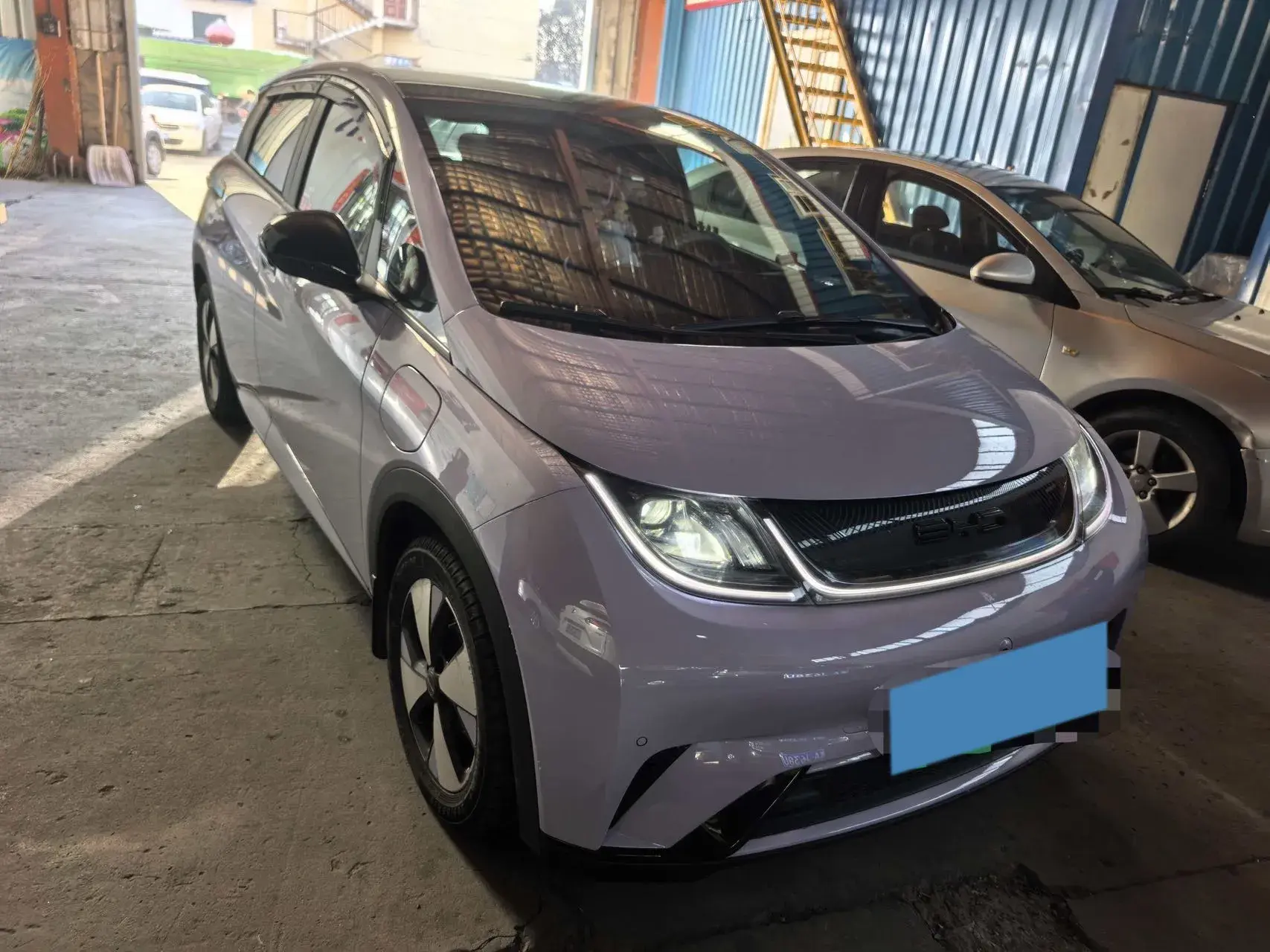 2023 BYD DOLPHIN thumbnail 3