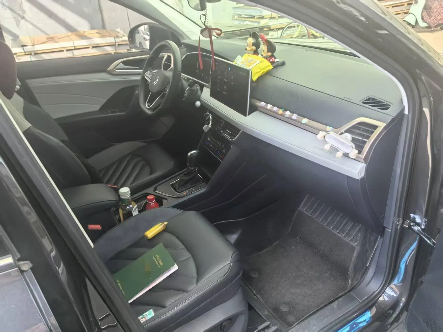 2023 VOLKSWAGEN THARU thumbnail 4