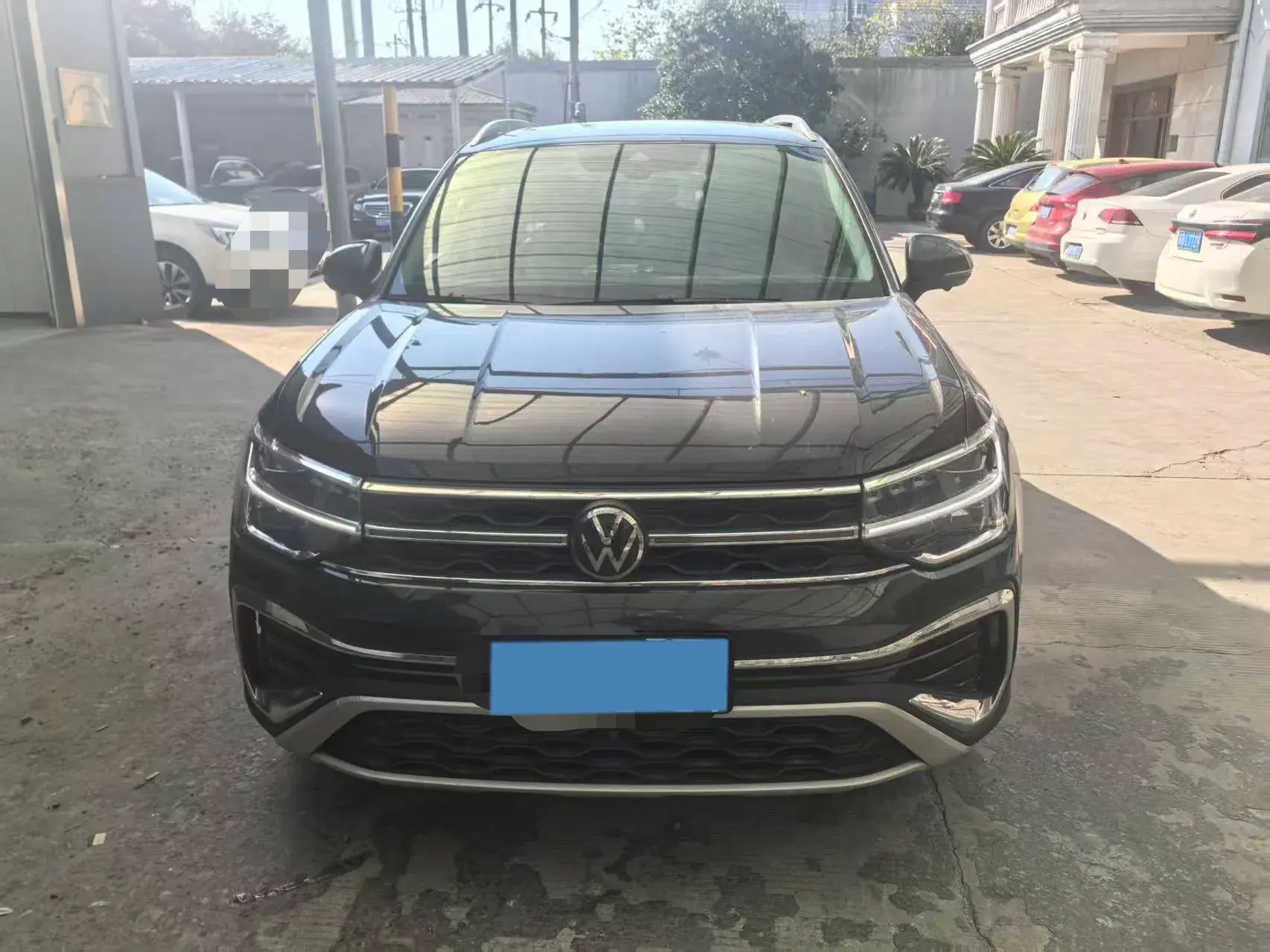 2023 VOLKSWAGEN THARU thumbnail 2