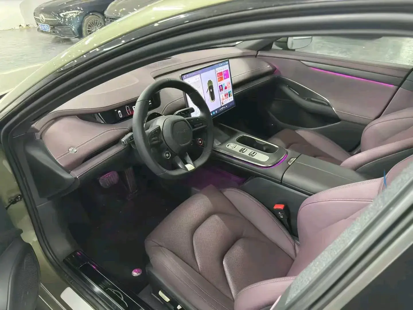 2024 MI SU7 thumbnail 4