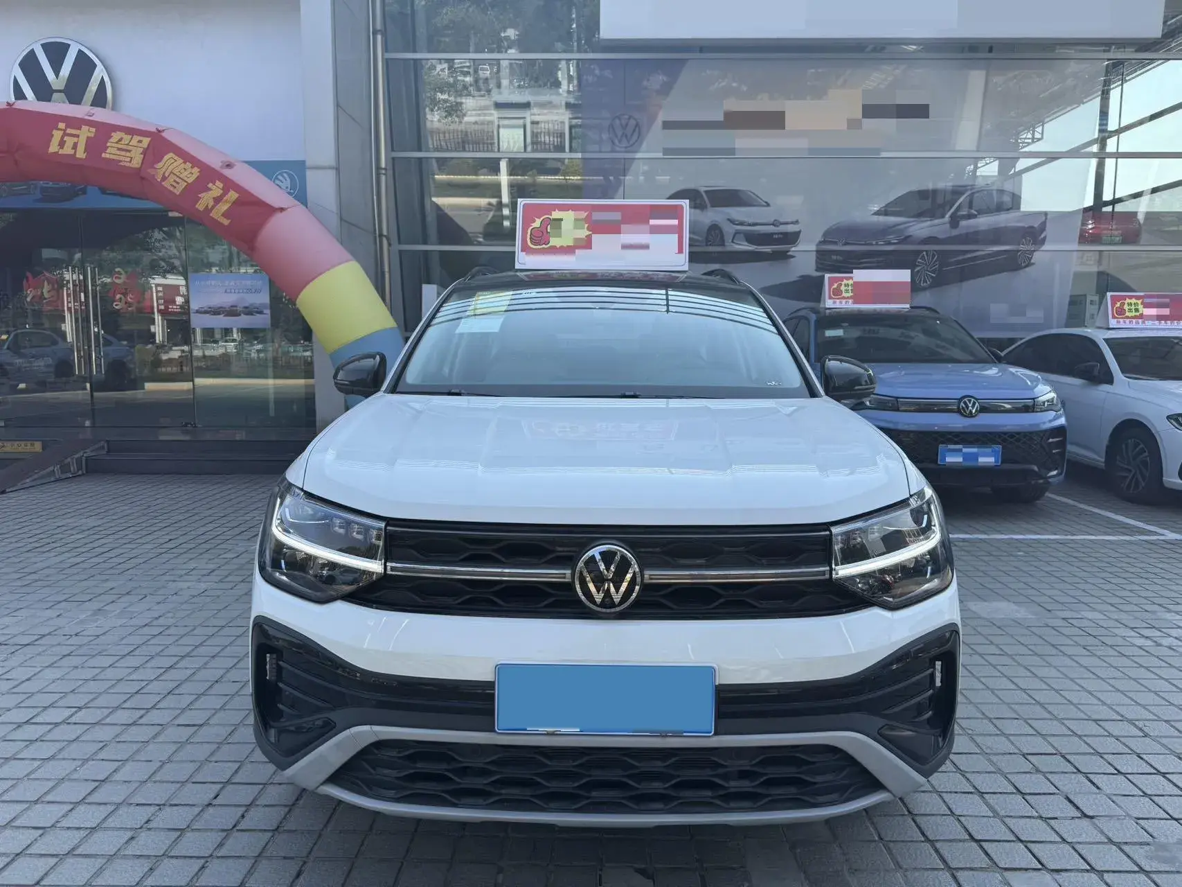 2024 VOLKSWAGEN THARU thumbnail 2