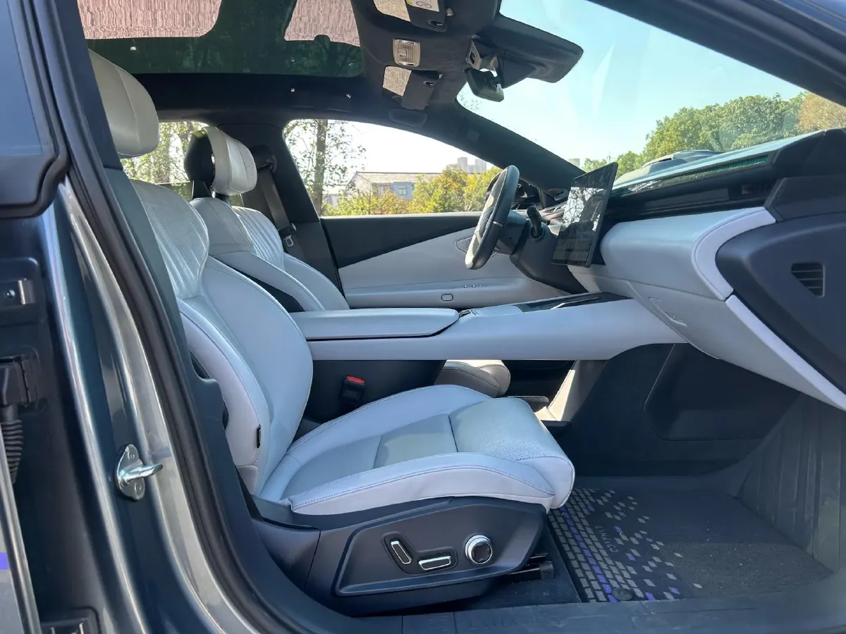 2025 LYNK&CO Z10 BEV 95KWH,autocango,china used car exporter,china ev exporter,chinese used car exporter,chinese used ev exporter