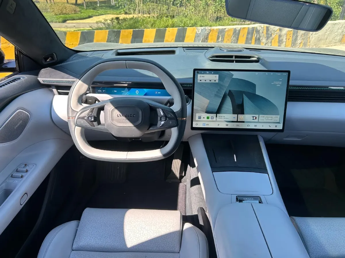 2025 LYNK&CO Z10 BEV 95KWH,autocango,china used car exporter,china ev exporter,chinese used car exporter,chinese used ev exporter