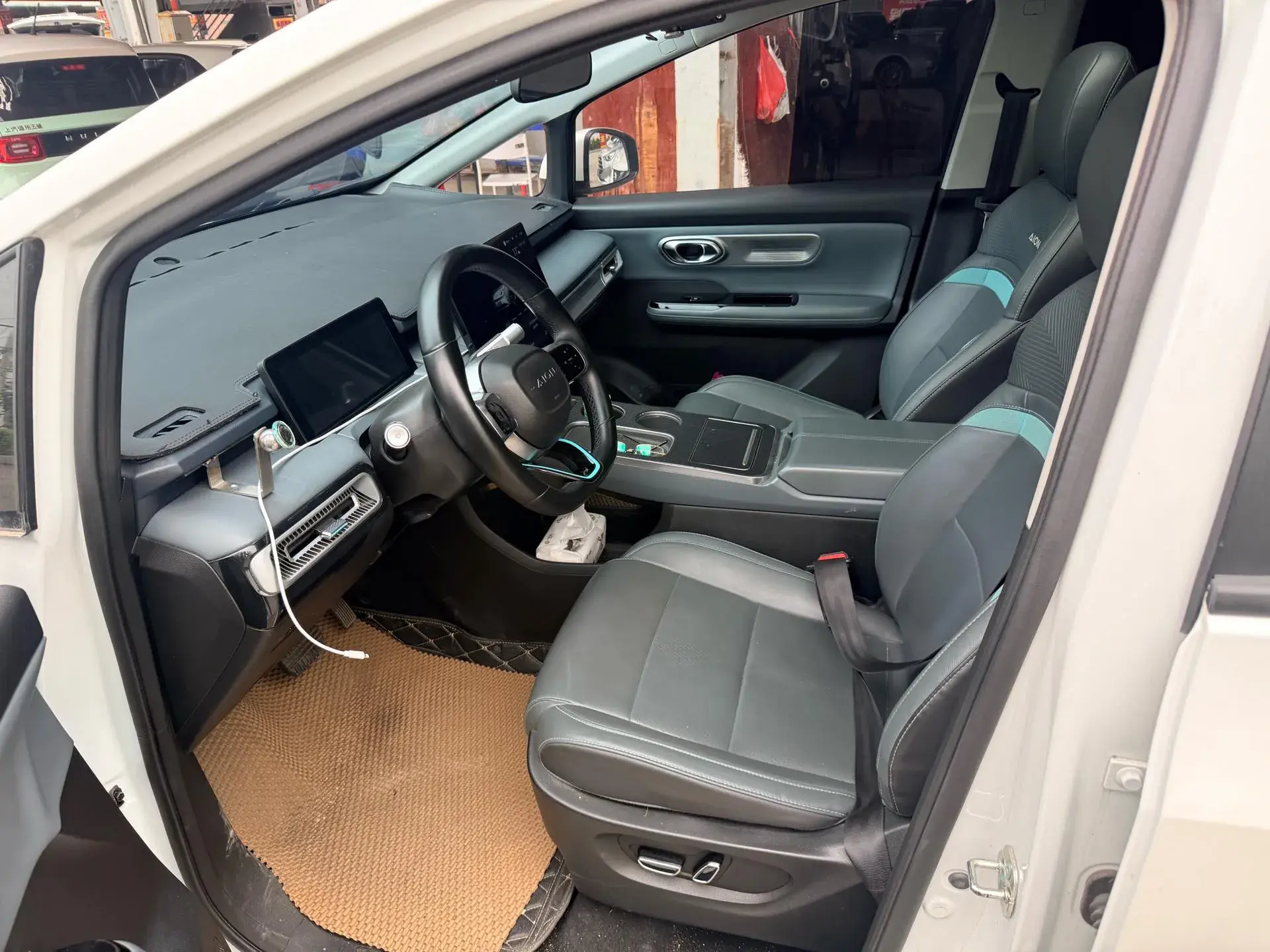 2023 AION Y thumbnail 2