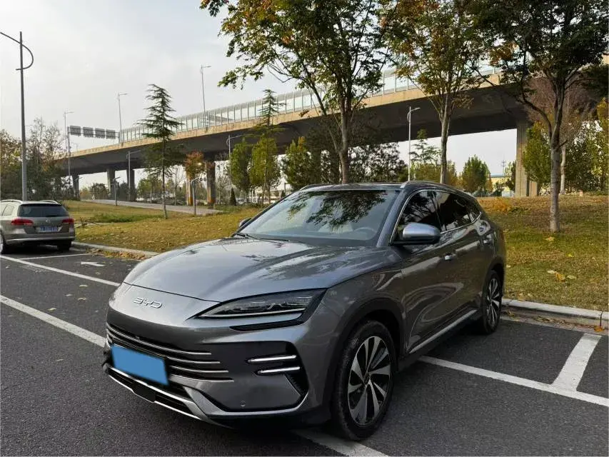 2023 BYD SONG view 1