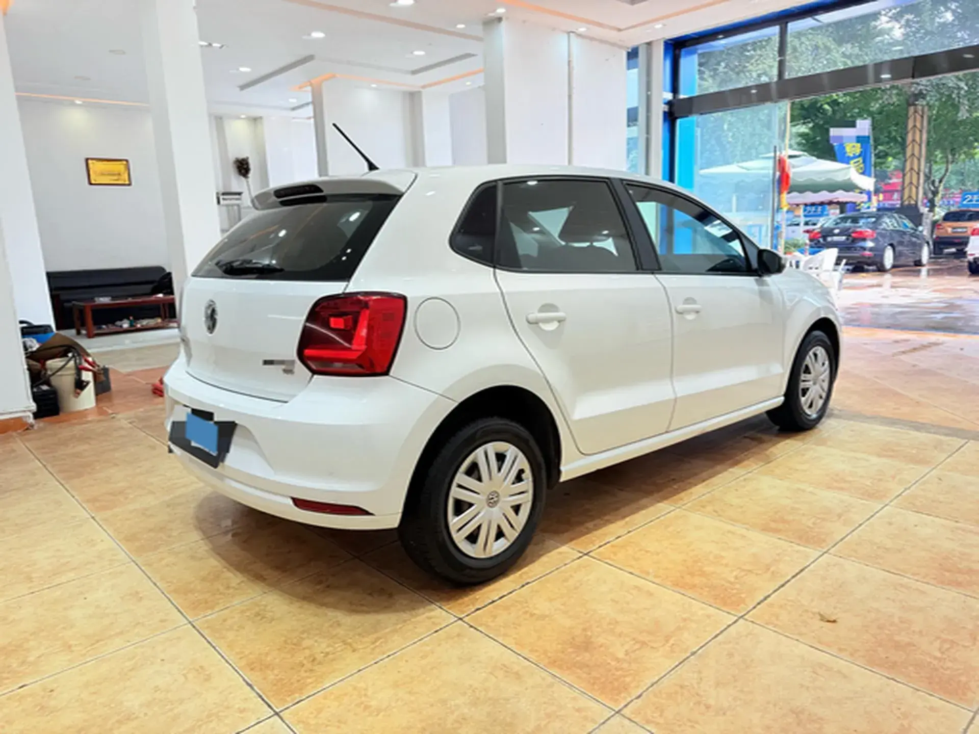 2018 VOLKSWAGEN POLO thumbnail 4