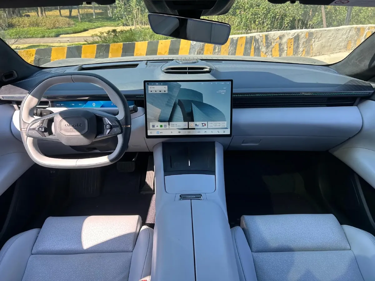 2025 LYNK&CO Z10 BEV 95KWH,autocango,china used car exporter,china ev exporter,chinese used car exporter,chinese used ev exporter