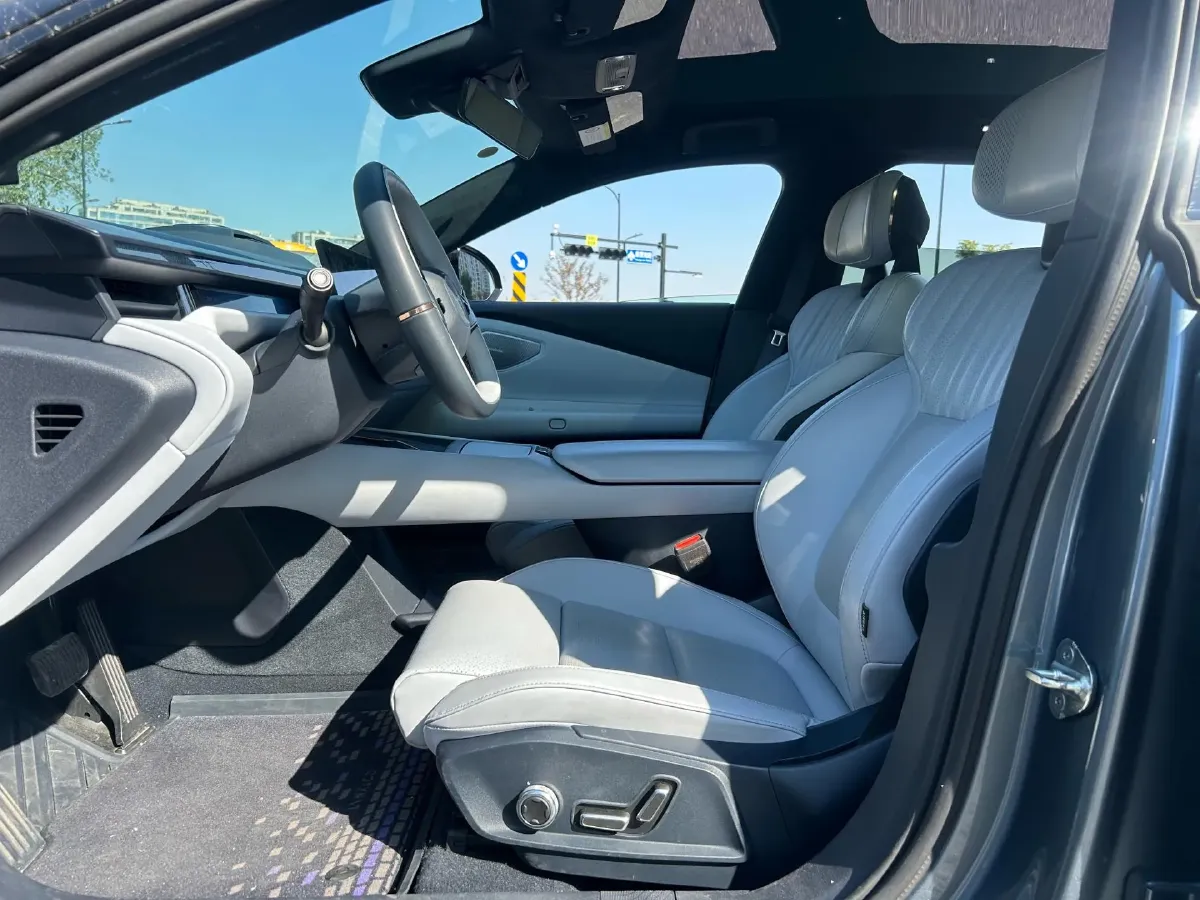 2025 LYNK&CO Z10 BEV 95KWH,autocango,china used car exporter,china ev exporter,chinese used car exporter,chinese used ev exporter