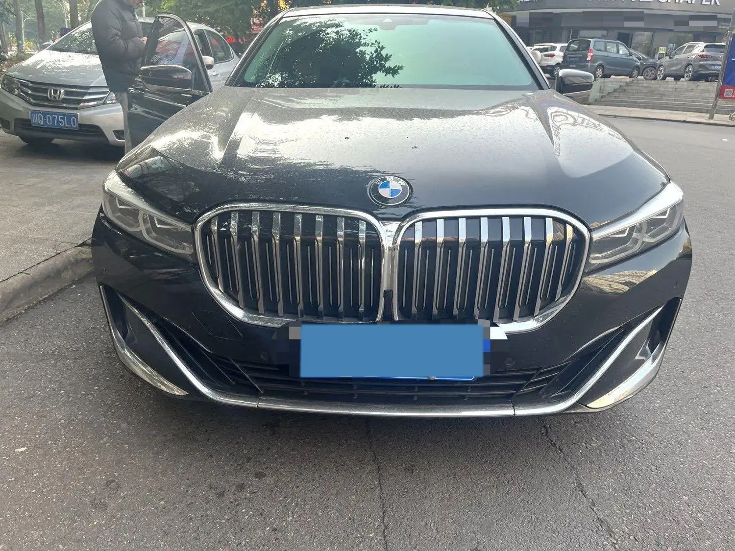 2021 BMW 7 thumbnail 2