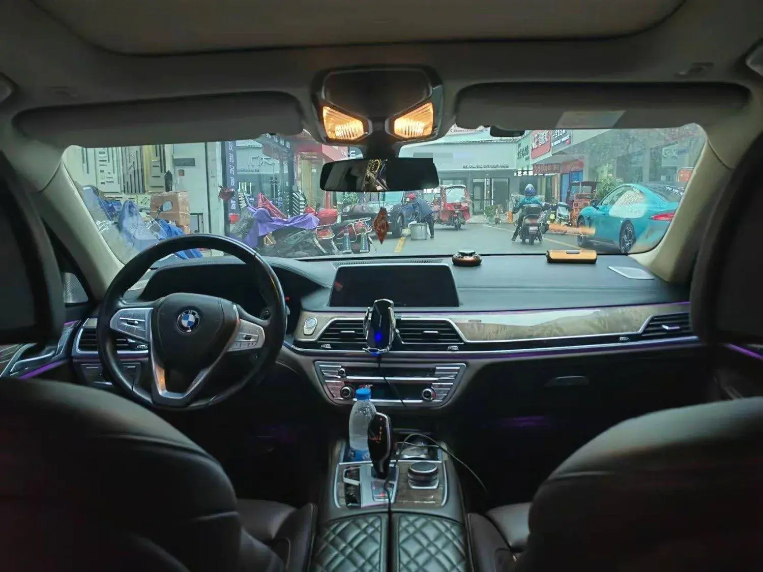 2021 BMW 7 thumbnail 4