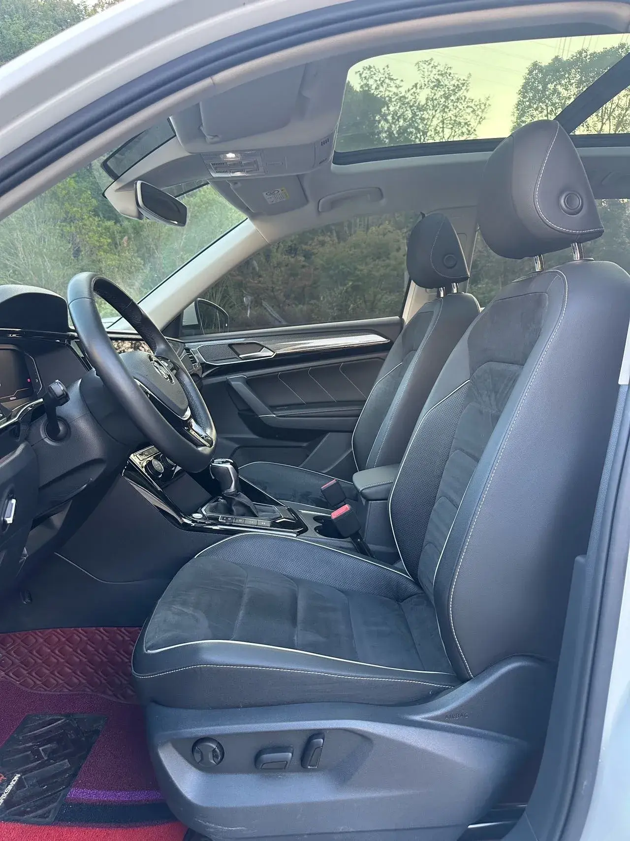 2019 VOLKSWAGEN TAYRON thumbnail 4