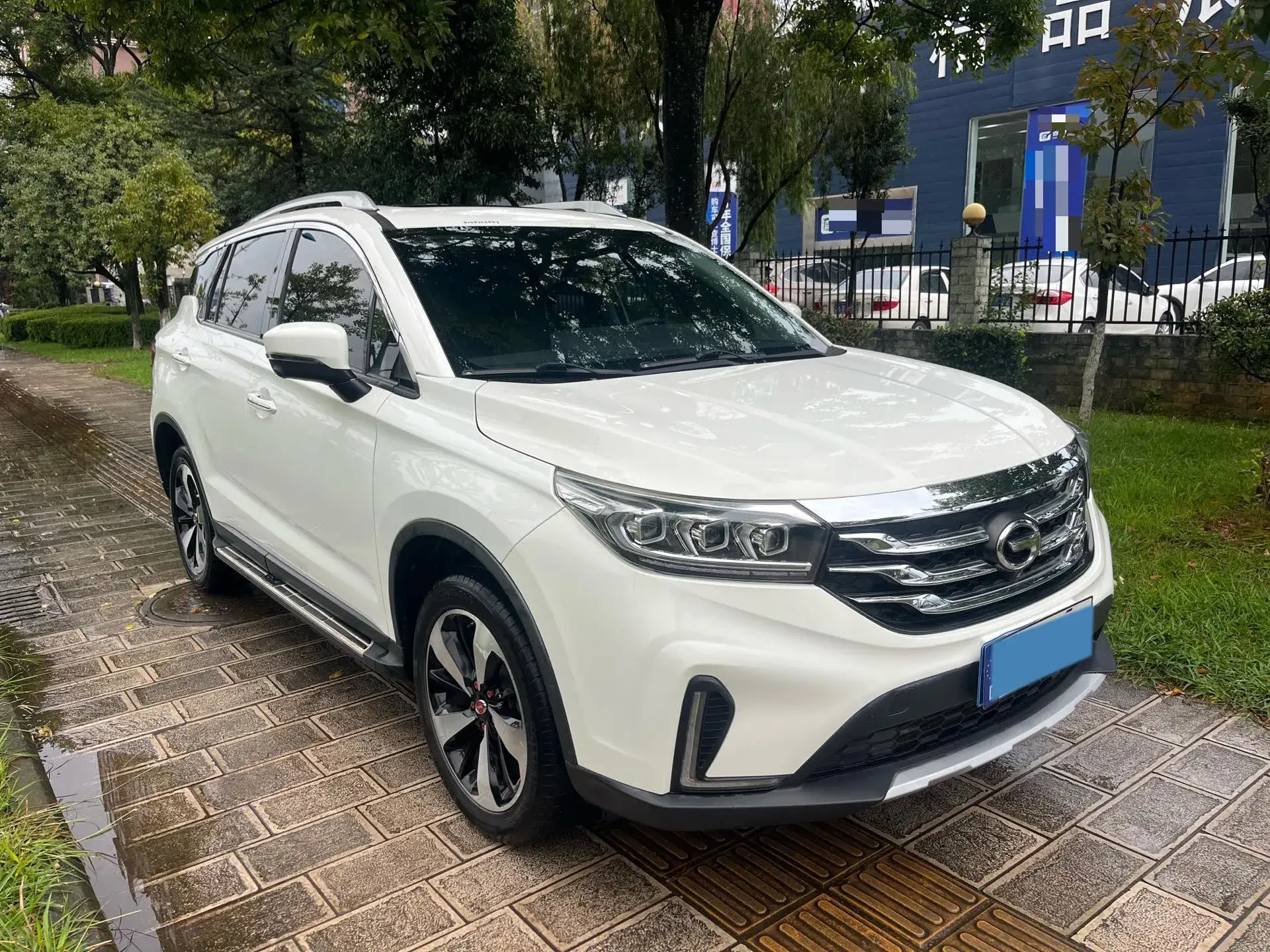 2019 GAC TRUMPCHI thumbnail 3