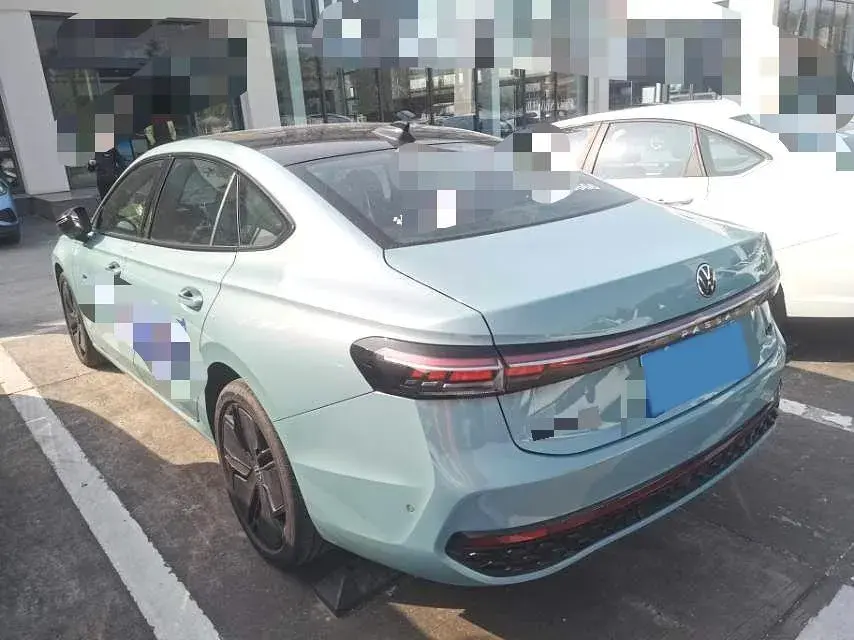 2025 VOLKSWAGEN PASSAT thumbnail 2