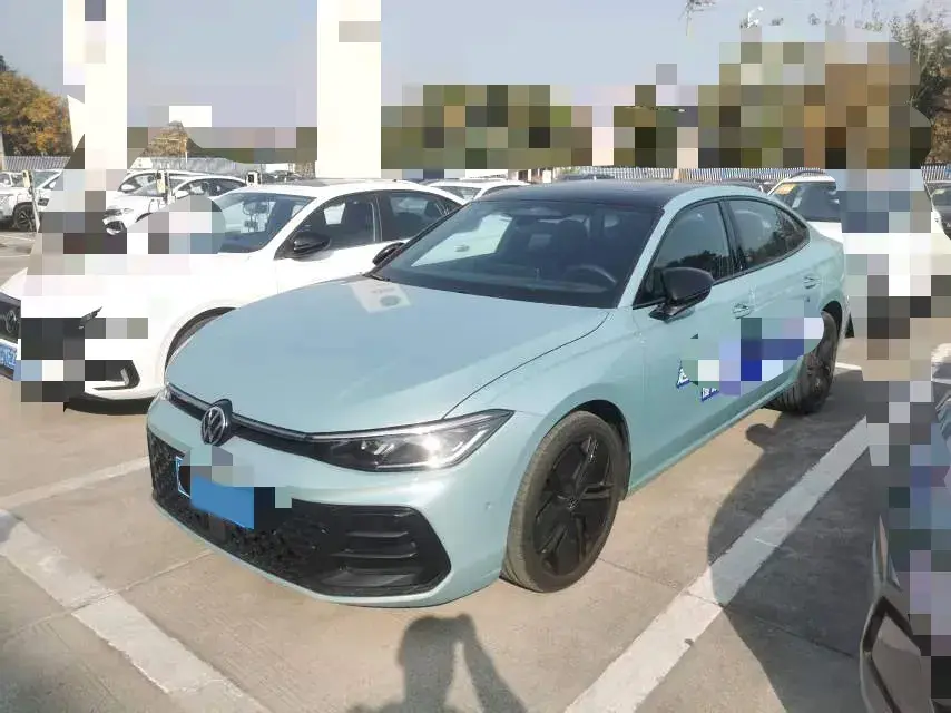 2025 VOLKSWAGEN PASSAT view 1