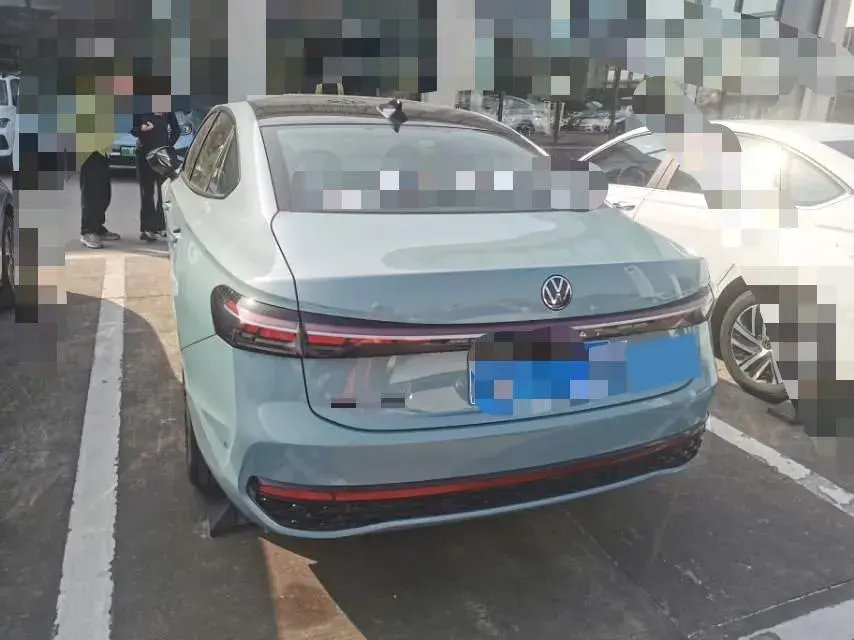 2025 VOLKSWAGEN PASSAT thumbnail 3