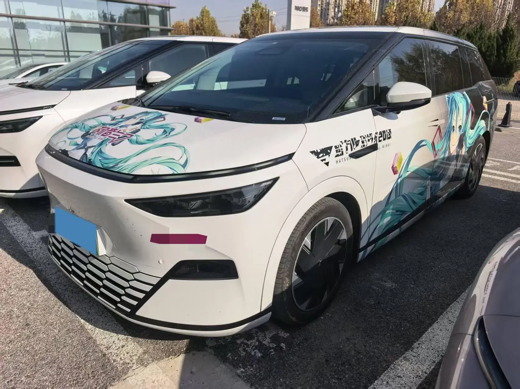 2024 XPENG X9 view 1