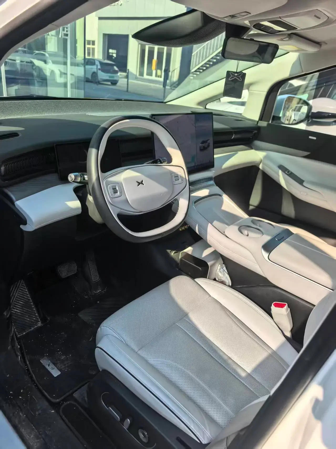 2024 XPENG X9 thumbnail 2