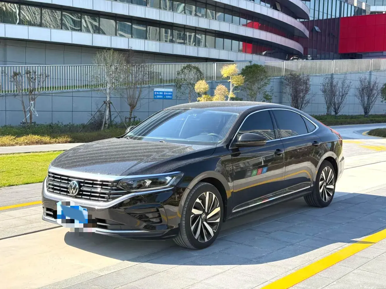 2023 VOLKSWAGEN PASSAT view 1