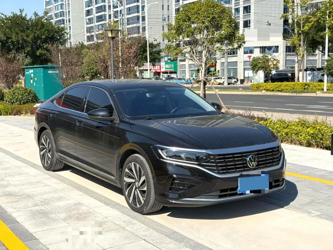 2023 VOLKSWAGEN PASSAT thumbnail 2