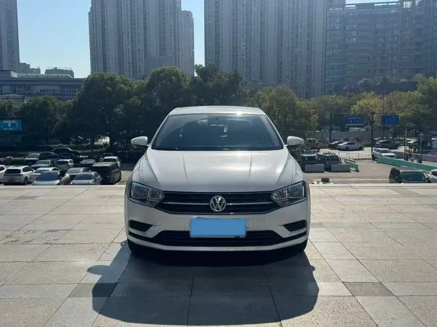 2019 VOLKSWAGEN BORA thumbnail 2